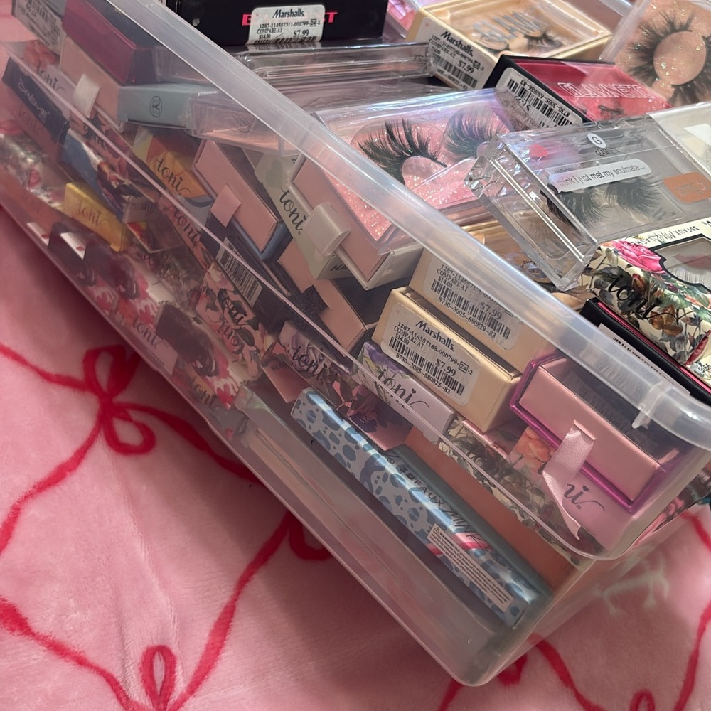 Assorted Eyelash Collection - Picture 5 of 8